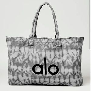 NWT Alo Yoga Grey Tiedye Shopper Tote
Oversized Shoulder Canvas Purse Bag